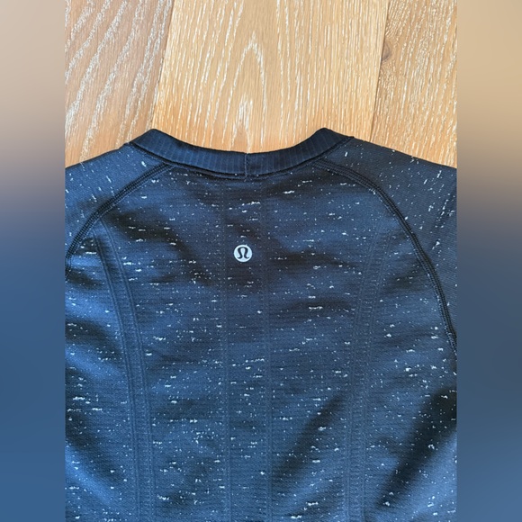 Lululemon Swiftly Tech Short Sleeve Crew black/white - Picture 5 of 7